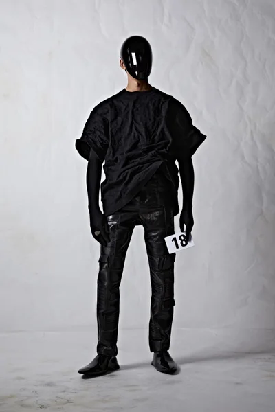 Look 18